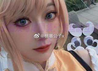 桃墨公子的双马尾图集：发丝的互动，让我想多了