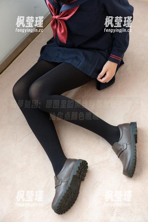 森萝财团：原图里的黑丝与亮皮连衣裙，给你点颜色瞧瞧