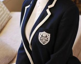 模范学院 – Laura苏雨彤的职业装，高清展现职场女神的风范，真让人不知道穿什么的好…