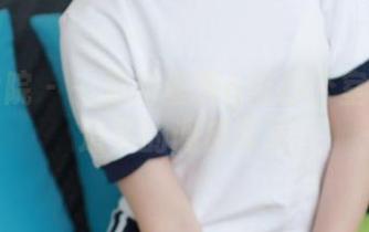 模范学院 – 一颗甜蛋黄a在办公室衣服和道具的调皮写真