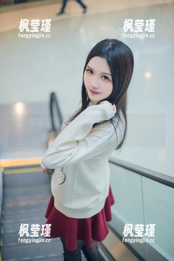 源纱希喵喵喵的薄纱睡衣，高清图包里好像藏着些不经意的诱惑。