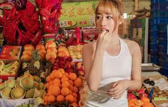 爱丝 – 一组图片，看何冉如何把空姐的优雅化为日常上的窃喜