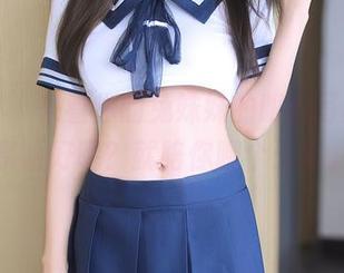 秀人网 – 来看你的兔妹妹的眼镜写真，分享啥好呢？就陪你聊个天吧。