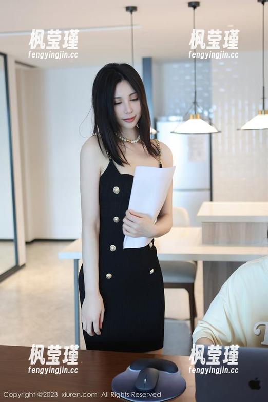 秀人网 - 准备好迎接唐心心的女仆风吗？下载之后别怪我没提醒哦！