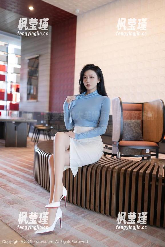 秀人网 - 图集里的大美媚京，这么好看的定制毛衣不留给我吗？