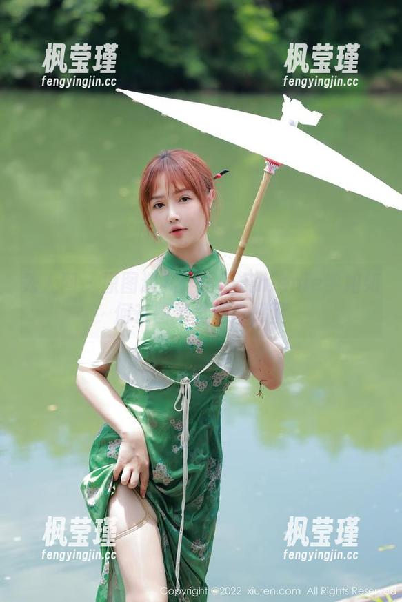秀人网-小薯条nienie 秀人网 - 原图巡礼:小薯条nienie学姐如何在图集里调皮捣蛋