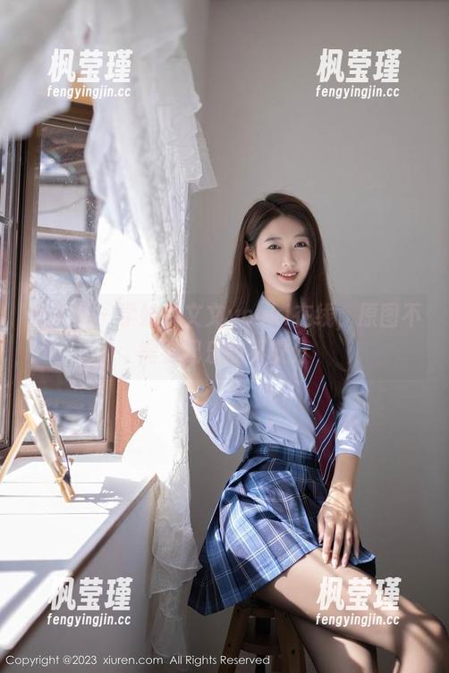 秀人网 - 学妹林文文yooki在线，原图不需要配乐的不安分