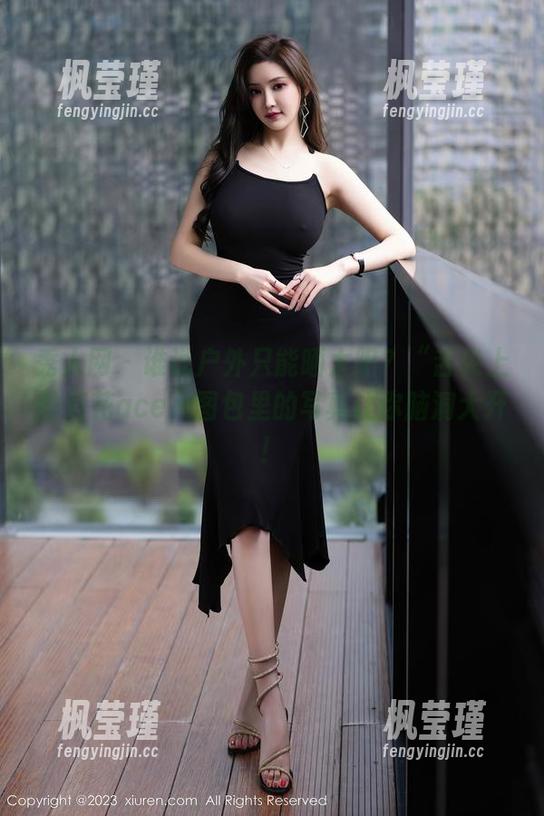 秀人网 - 谁说户外只能晒太阳？“舌尖上的菊花ace”图包里的写真让你脑洞大开！