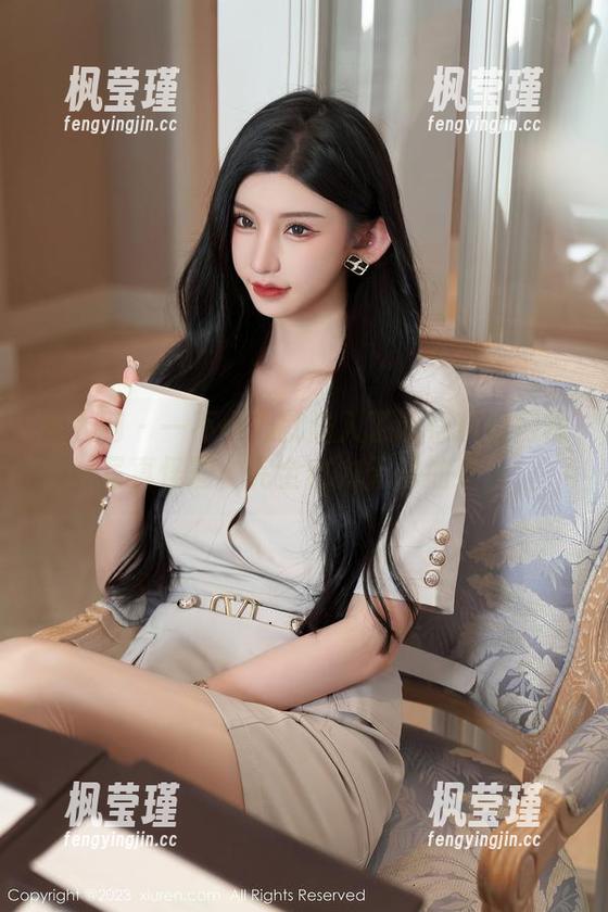 秀人网 - 一不小心就陷入了谭睿琪的网袜写真怪圈，完全自力无法抽身。