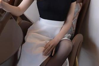 秀人网 – 想要跟我一样被她的女孩图片吸引吗？赶紧下载陈大榕的作品！