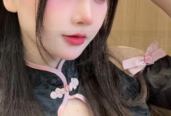 秋山AkI的美图合集：学姐风采中藏着悄然的挑逗