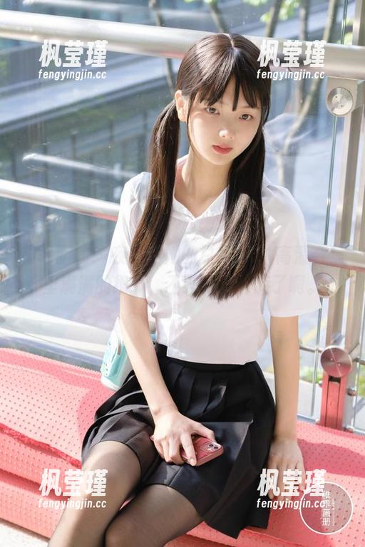 稚乖画册 - 夜夜和她的白丝JK，高清合集里满满的细节，不知不觉神游了啊。