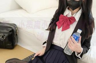 紧急企划 – 小恶魔小婕：私房图片里的戏谑人生