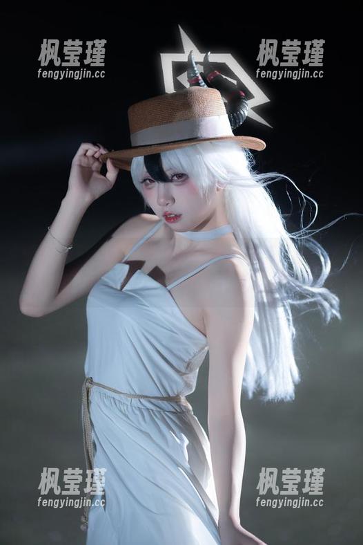 图集乱炖：纸悦Etsu_ko与《美咲泳装》，花样年华？还是说是花花世界啊？