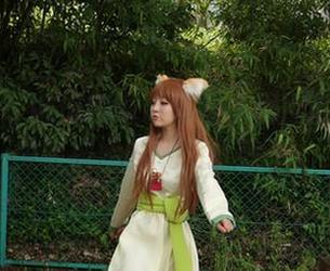 菠萝社 – 柳侑绮海滩写真：周围的海浪都快要被她的气质打败了。