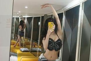 微密圈 – 当美图遇上葛征的连衣裙——你会为哪一幅欢呼？