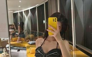 微密圈 – 就问你们，葛征这粉色蕾丝原图值得做壁纸吗？我觉得是可以，但又有点犹豫…