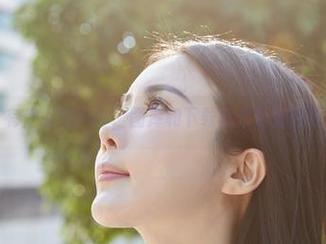 蜜桃社 – 有伊琳在户外，图库和下载就是两件轻松的事儿。
