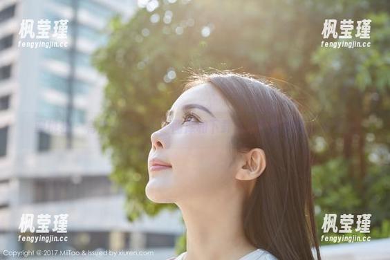蜜桃社 - 有伊琳在户外，图库和下载就是两件轻松的事儿。