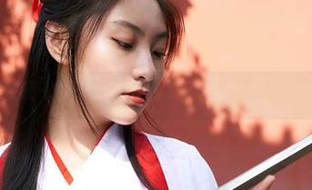 蜜桃社 – 杏子红裙合集，没了圣光，多了点真实