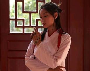 蜜桃社 – 琳琳ailin黑白图集：就像看人生的电影，只是没调色！