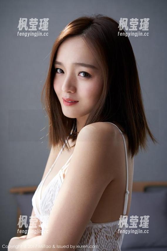 蜜桃社-结衣 蜜桃社 - 结衣的少女私拍,真让人怀疑她的脸是不是从软件里搬来的!