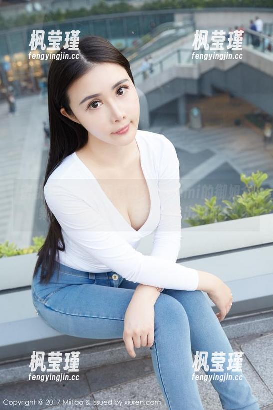 蜜桃社-萌美Moemi 蜜桃社 - 一键下载萌美Moemi的御姐全集,可能会让人白天不敢出门哦!