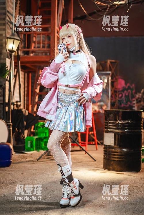 蜜汁猫裘全套写真：皮衣舞娘魅力无敌，挑动你的神经。