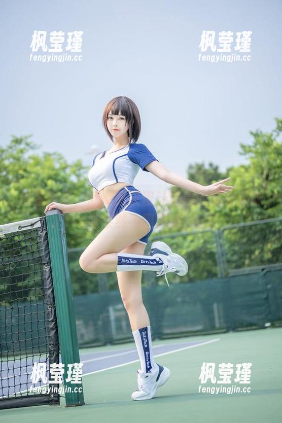 捧着图册，默默感叹蜜汁猫裘的运动服妹妹果然不同凡响！