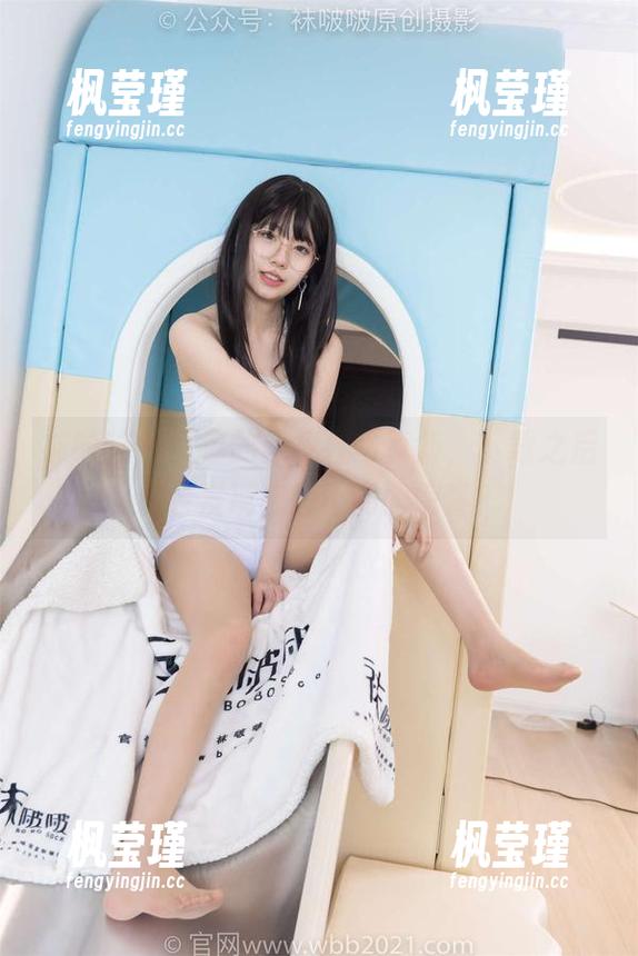 袜啵啵 - 小淳的黑皮鞋写真集，下载之后你会发现意想不到的惊喜？