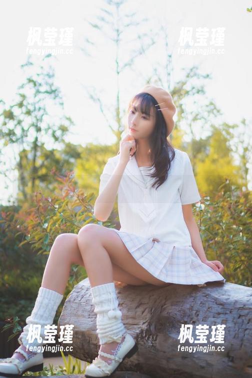 看西瓜少女如何把JK校服演绎成一幅画！