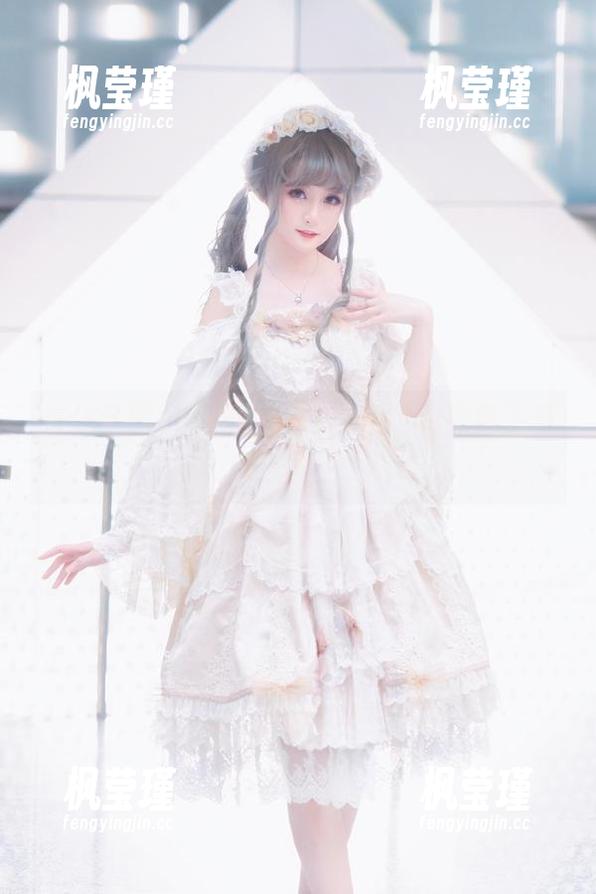 女仆套图or金鱼yui日常，她到底穿了多少个角色？