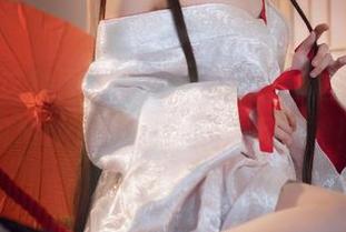 居然有这种图片！铁板烧鬼舞w的妖舞耳机Miku，资源瓜分不留神！