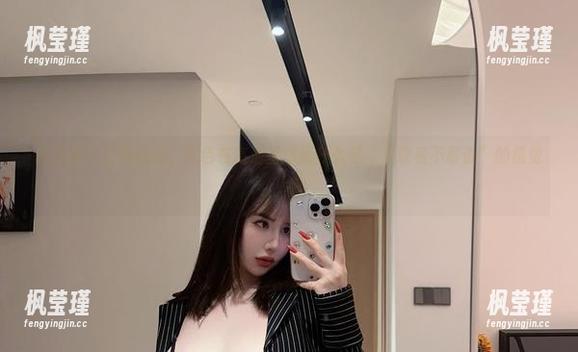微密圈 - 红色低胸，阿色在高清里演绎什么是“只敢看不敢说”的感觉？