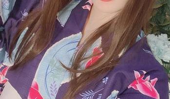 每当看到霜月shimo的空姐作品，我就琢磨，究竟什么是那永恒的旅程。