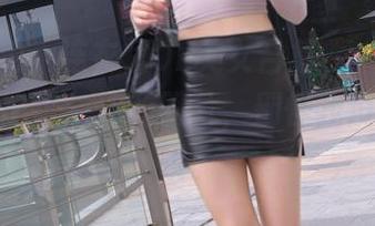 魔镜街拍：连衣裙OL美女合集，一组美丽到让你忘记午休的照片，别怪我没提醒你哦。